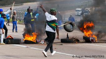 Partisans de Jacob Zuma dans la rue le 9 juillet 2021 Partisans de Jacob Zuma dans la rue le 9 juillet 2021
