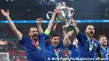 欧洲杯：意大利睽违53年夺冠 15连胜刷队史纪录