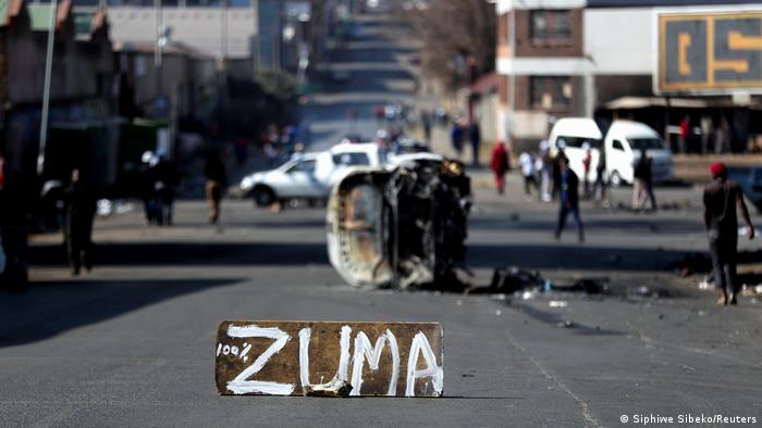 Cortes de carreteras como muestra de apoyo a Zuma.