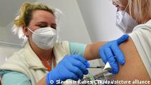 The Karlovy Vary Region, west Bohemia, which is extremely affected with COVID-19, has received 15,000 vaccine doses donated from Germany and Czechia added 1,800 doses from its reserves, regional spokeswoman Jana Pavlikova told CTK today. It is a gift, therefore Czechia does not need to return the equivalent amount once it has enough vaccine, the Saxony Health Ministry told CTK. The vaccine will be distributed evenly to all the three districts within the region. The total 5,600 vaccine doses from the AstraZeneca pharmaceutical firm have been delivered to the Karlovy Vary hospital. Now, the same supply is on its way to the hospitals in Sokolov and Cheb, she said in the morning. The Sokolov hospital received the vaccine this noon, on Tuesday, March 2nd, 2021, and starts using it (photo) in the afternoon. Medical director Andrej Farkas said 250 teachers and 150 elderly people over 70 might be vaccinated a day. (CTK Photo/Slavomir Kubes)