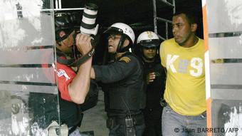 Photographe et journaliste malmenés au Venezuela