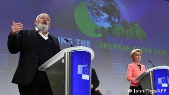 Брюссель, июль 2021. Глава Еврокомиссии Урсула фон дер Ляйен и ее зам Франс Тиммерманс говорят о целях Green Deal