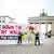 Deutschland | Coronavirus | Demonstration in Berlin | Patentmauer vor Brandenburger Tor eingerissen