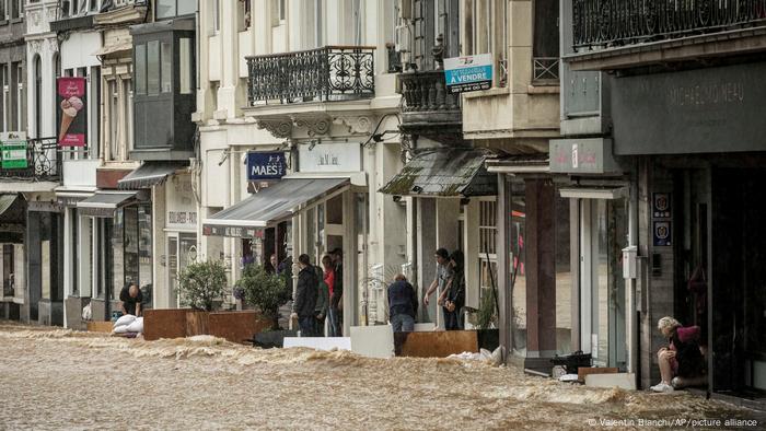 Belgien I Hochwasser in Spa