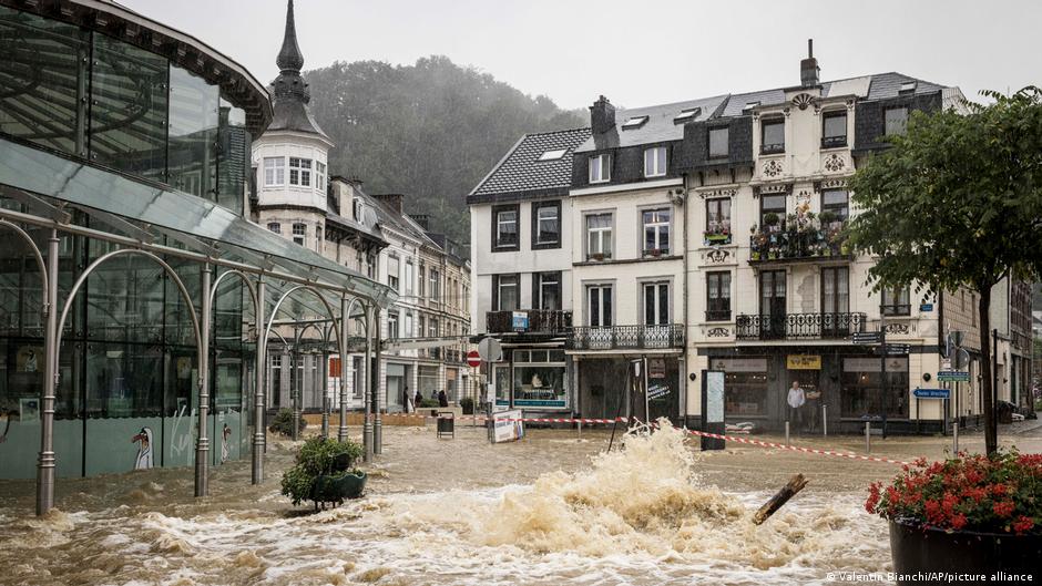 Severas inundaciones en partes de Europa occidental | Europa | DW - Vimarsana News