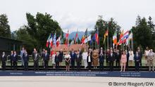 EU, informelles Innemministertreffen in Brdo, Slowenien. Thema: Migrationspakt, Litauen, künstliche Intelligenz. Traditionelles Familienfoto vor Alpenkulisse am Landsitz Brdo. Aufgenommen am 15.07.2021. Foto: Bernd Riegert, DW hat alle Rechte.
