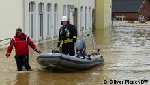 15.07.2021, Rettungsaktion in Heimerzheim, das überflutet ist.
Foto: Oliver Pieper/DW