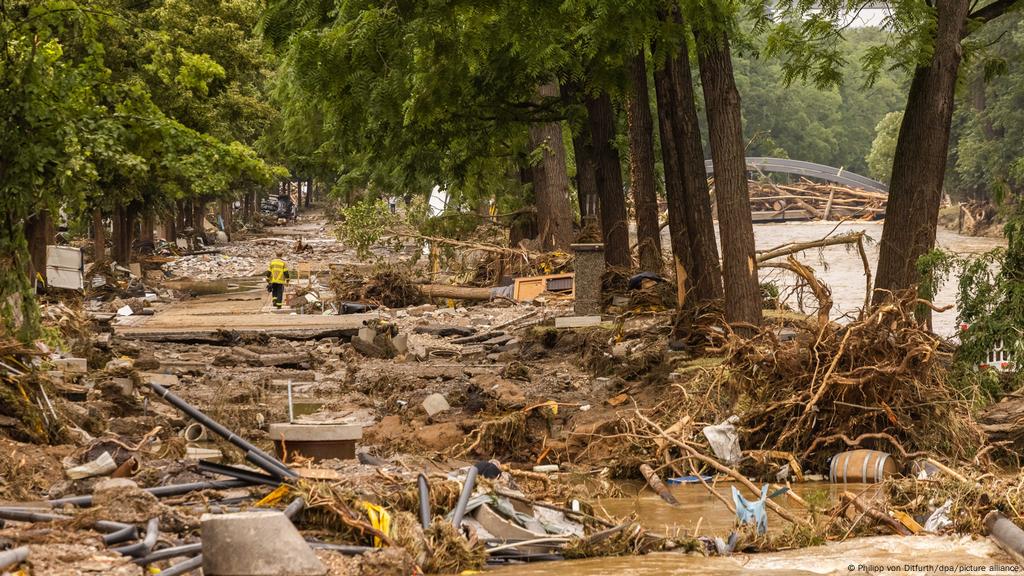 Death Toll Rises Above 100 In German Floods As It Happened News Dw 17 07 2021