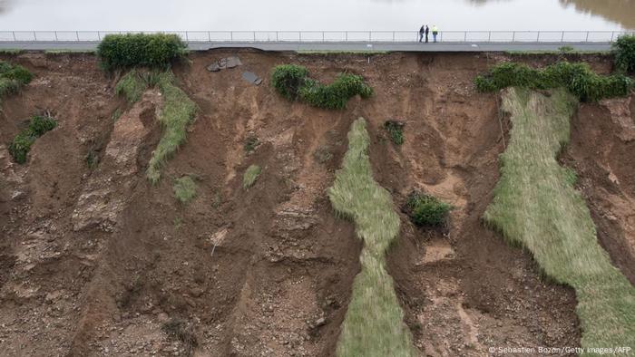 La vue du barrage de Steinbachtalsperre d'en haut