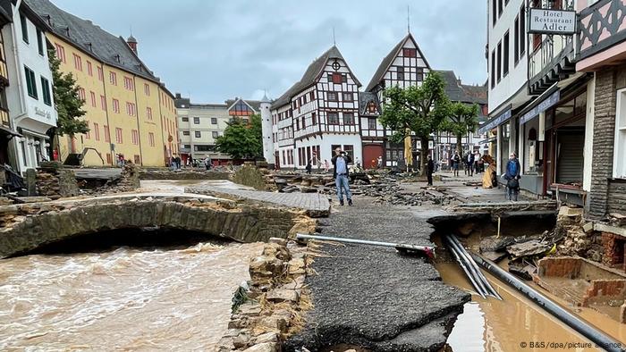 Deutschland Unwetter Bad Münstereifel nachher Deutschland Unwetter Bad Münstereifel nachher