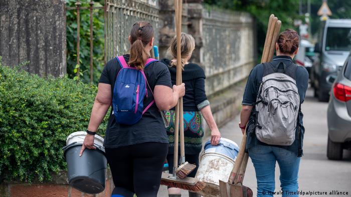 تصاویری از موج کمک‌های مردمی به سیل‌زدگان در آلمان همه مطالب مدیا