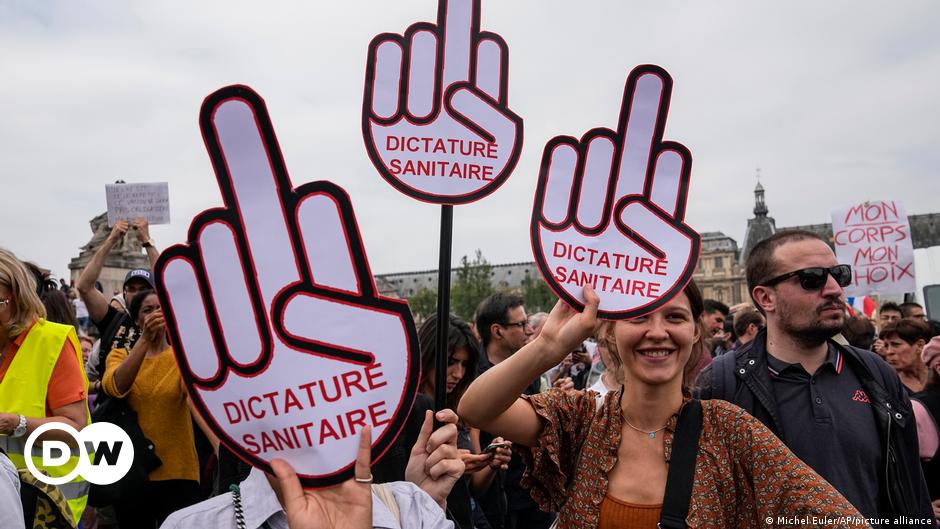 Proteste gegen strengere Corona-Regeln in Frankreich
