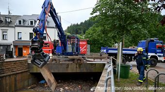 Deutschland, Kordel | THW Kräfte im Einsatz nach dem dem Unwetter in Rheinland-Pfalz Deutschland, Kordel | THW Kräfte im Einsatz nach dem dem Unwetter in Rheinland-Pfalz