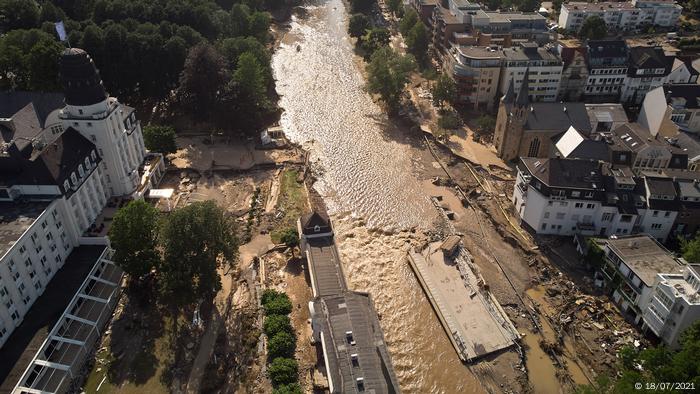 Vue aérienne de l'Ahr inondée