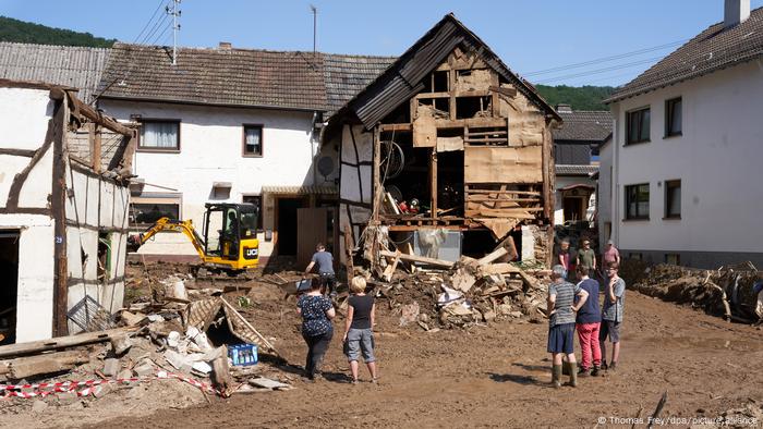 Deutschland Schäden nach Überschwemmung | Schuld Deutschland Schäden nach Überschwemmung | Schuld