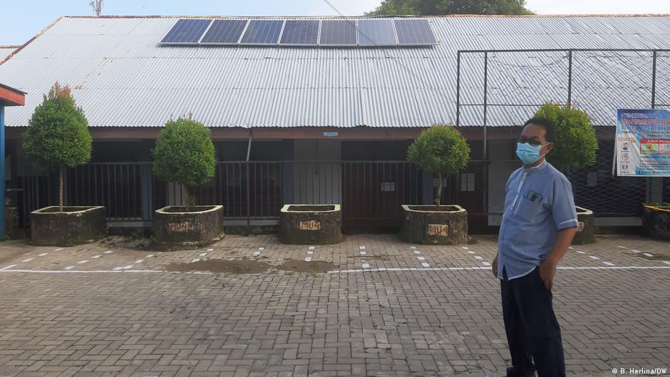 Tanam Kesadaran Lingkungan Sejak Dini, Sekolah di Bengkulu Pakai Listrik Energi Surya | INDONESIA: Laporan topik-topik yang menjadi berita utama | DW - Vimarsana News