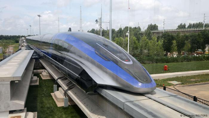 China unveils superfast floating maglev train | News | DW | 20.07.2021