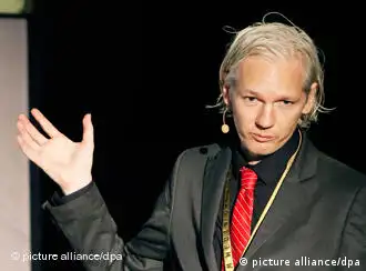 维基解密（WikiLeaks)网站创始人阿桑奇（Julian Assange）