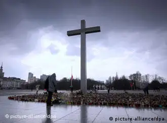 波兰总统府前的十字架