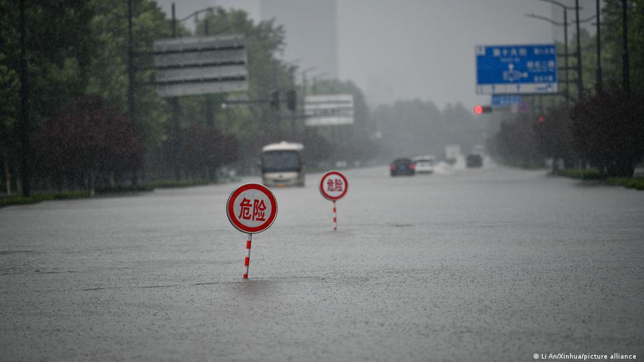 水灾仍在继续：湖北遭遇极端强降雨 多人遇难 | 科技环境 | DW - Vimarsana News