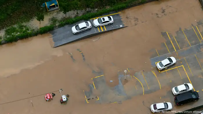 China Unwetter l Heftige Regenfälle, Überschwemmungen in Henan