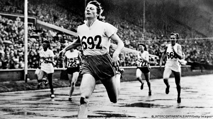 1948 yılında 200 metrede altın madalya kazanan Hollandalı sporcu Fanny Blankers-Koen 