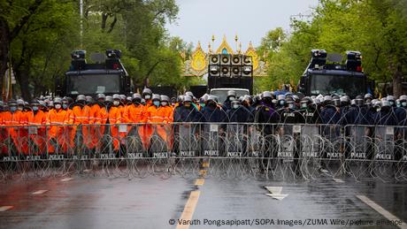 Thailand: Critics fear crackdown under COVID emergency powers