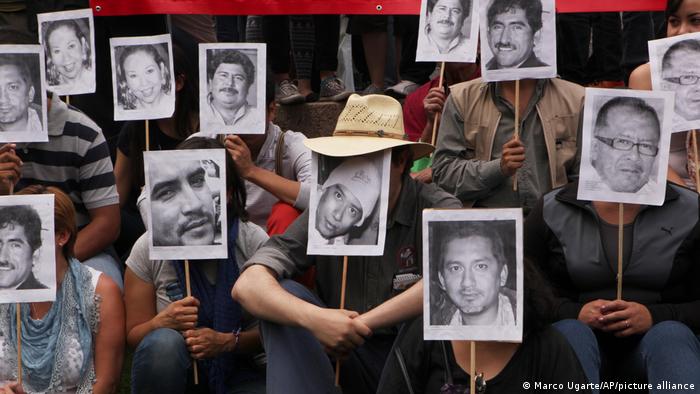 Protesta por periodistas asesinados en México.