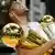 NBA Final | Giannis Antetokounmpo von den Milwaukee Bucks mit Pokal