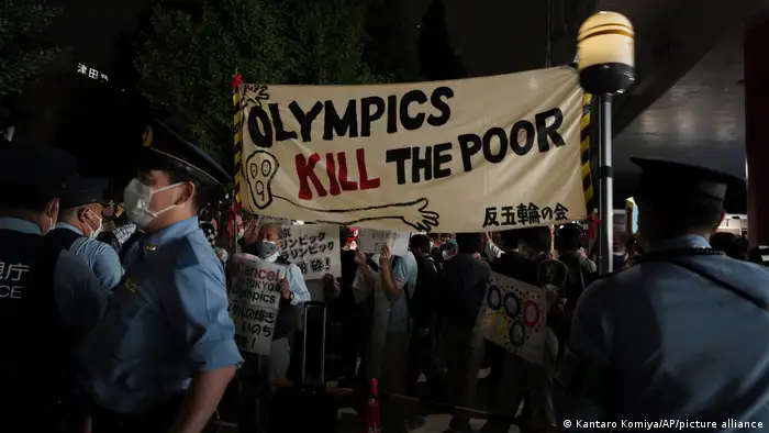 Eröffnungsfeier Olympische Spiele Tokio 2020 - Proteste vor Stadion