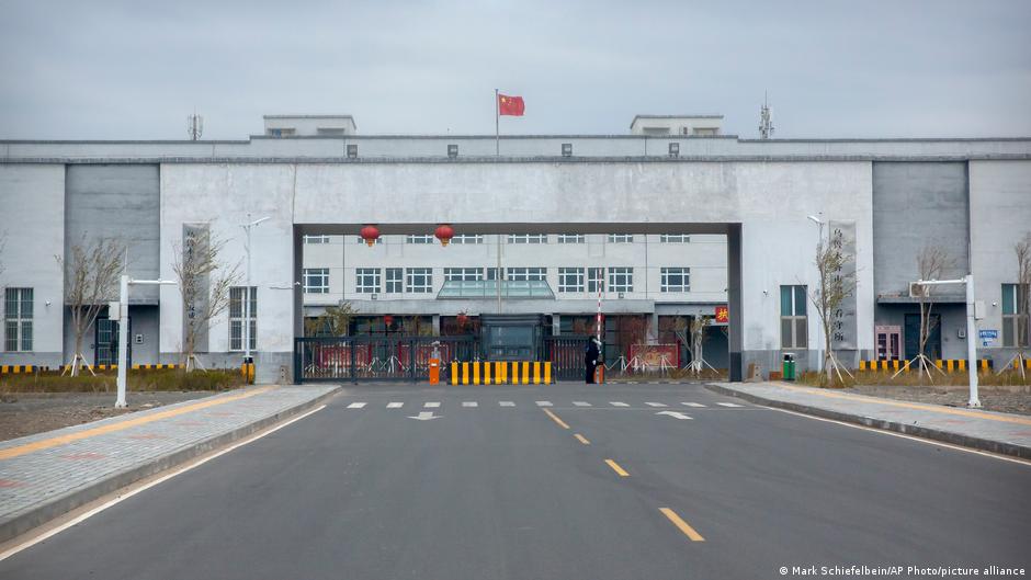 包含大赦國際和人權觀察在內的國際人權組織都在報告表示，中國正在新疆實施反人類罪。