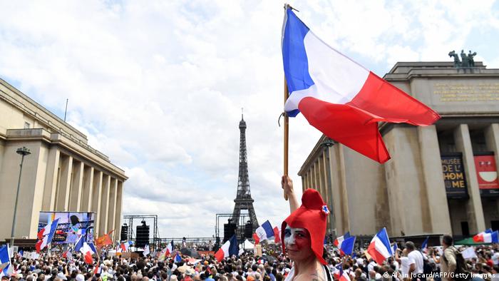 Frankreich I Anti-Corona Proteste in Paris