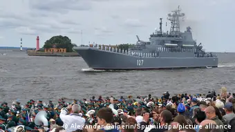 Russland, St. Petersburg I Parade zum Tag der Hauptmarine Volkhov 
