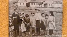 2018+++Foto aus der ständigen Ausstellung zum Völkermord an Sinti und Roma in der Gedenkstätte Auschwitz. Es zeigt Roma-Kinder in der Slowakei vor dem Zweiten Weltkrieg
2018+++Foto aus der ständigen Ausstellung zum Völkermord an Sinti und Roma in der Gedenkstätte Auschwitz. Es zeigt Roma-Kinder in der Slowakei vor dem Zweiten Weltkrieg