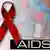 Красная лента солидарности с больными СПИДом