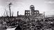 Hiroshima nach dem Atombombenabwurf am 6.August 1945 - Trümmer und das Skelett eines Ausstellungsgebäudes mit Turm und Gestell einer Kuppel Hiroshima nach dem Atombombenabwurf am 6.August 1945 - Trümmer und das Skelett eines Ausstellungsgebäudes mit Turm und Gestell einer Kuppel