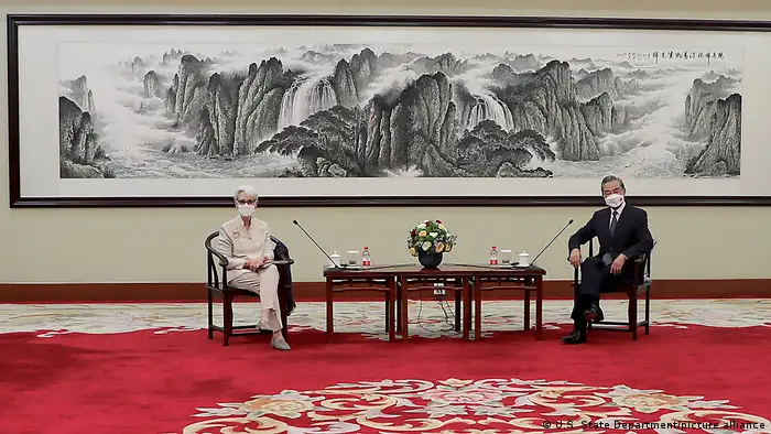China - Wendy Sherman trifft Wang Yi in Tianjin