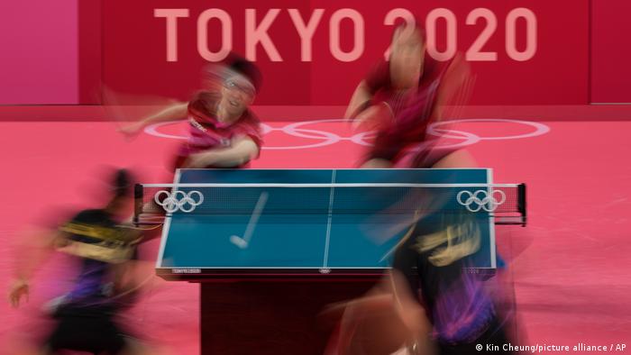 دوئل تیم‌های ملی دونفره میکس تنیس روی میز ژاپن و چین بر سر کسب مدال طلا.