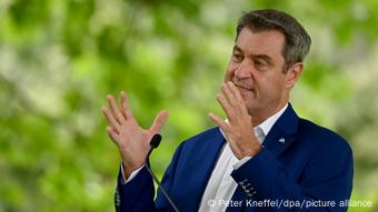 Ο Βαυαρός πρωθυπουργός Μάρκους Ζέντερ επιμένει...