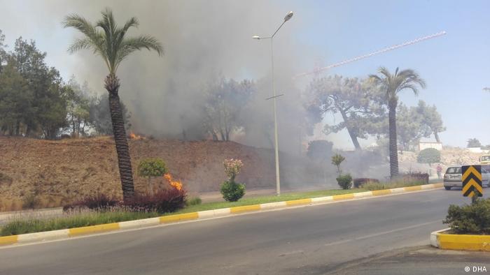 Türkei I Waldbrand in Antalya bedroht Wohnviertel Türkei I Waldbrand in Antalya bedroht Wohnviertel