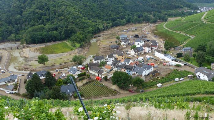 Vue de Marienthal vu du haut d'une colline