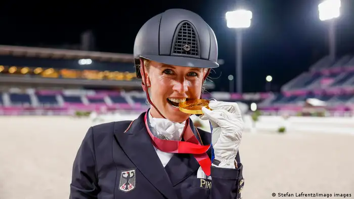 TOKYO I Olympische Spiele I Dressurreiten I Gold für Jessica Bredow-Werndl