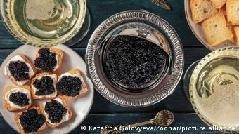 Σαμπάνια και χαβιάρι 