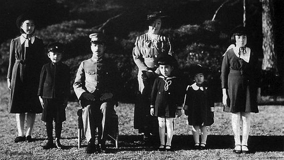 Car Hirohito i porodica - 7 December 1941.