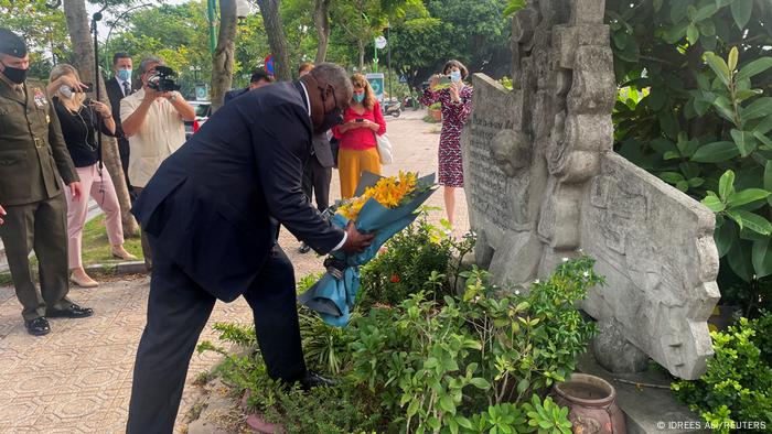 US Lloyd Austin in Vietnam Hanoi