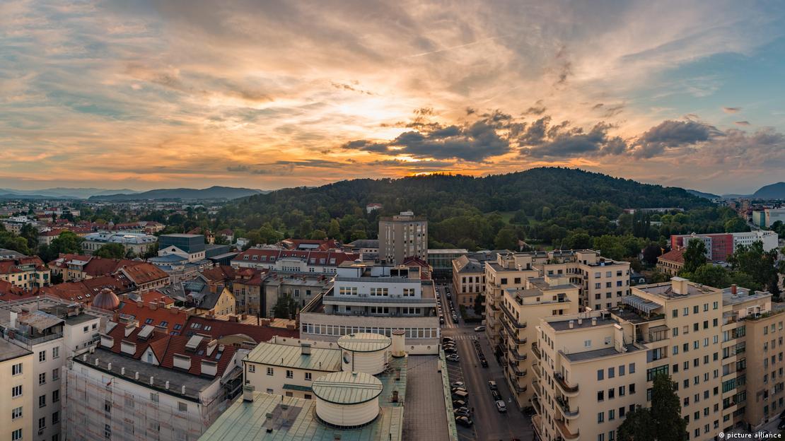 Aνατολή ηλίου στη Λιουμπλιάνα Aνατολή ηλίου στη Λιουμπλιάνα