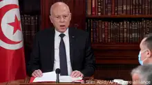 سعيد يعلق العمل بمعظم فصول الدستور والنهضة ترفض
