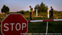 Mitglieder des litauischen Grenzschutzdienstes patrouillieren an der Grenze zu Belarus. Litauen hat angesichts einer stark steigenden Zahl illegal Einreisender mit dem Bau eines Zauns an der Grenze zu Belarus begonnen. Der belarussische Machthaber Lukaschenko hat der EU wiederholt damit gedroht, als Reaktion auf die gegen Minsk verhängten Sanktionen Flüchtlinge aus Kriegsgebieten durchzulassen. +++ dpa-Bildfunk +++