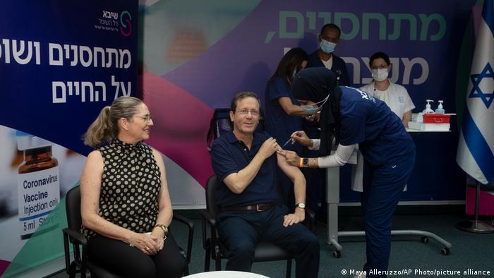 Israel Ramat Gan | Coronavirus | Impfung Isaac Herzog, Präsident