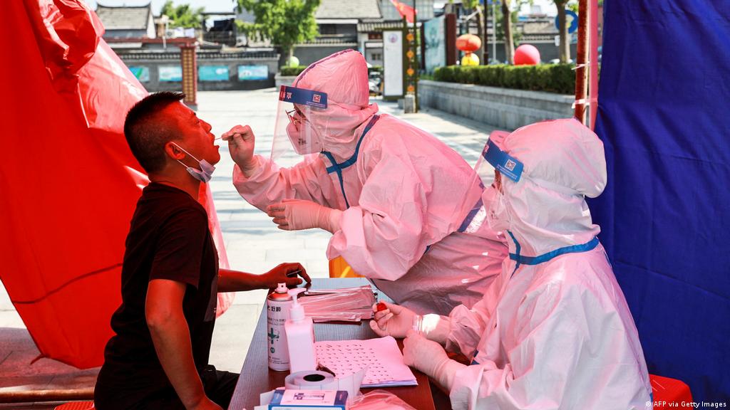 Coronavirus hoy: China confina a millones de personas por variante Delta +  | Coronavirus | DW | 02.08.2021